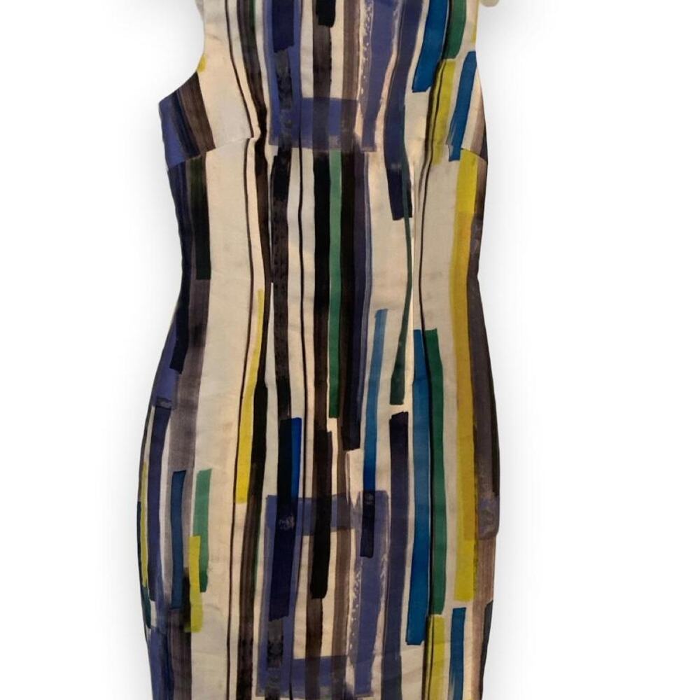 Screen worn carmen marc valvo